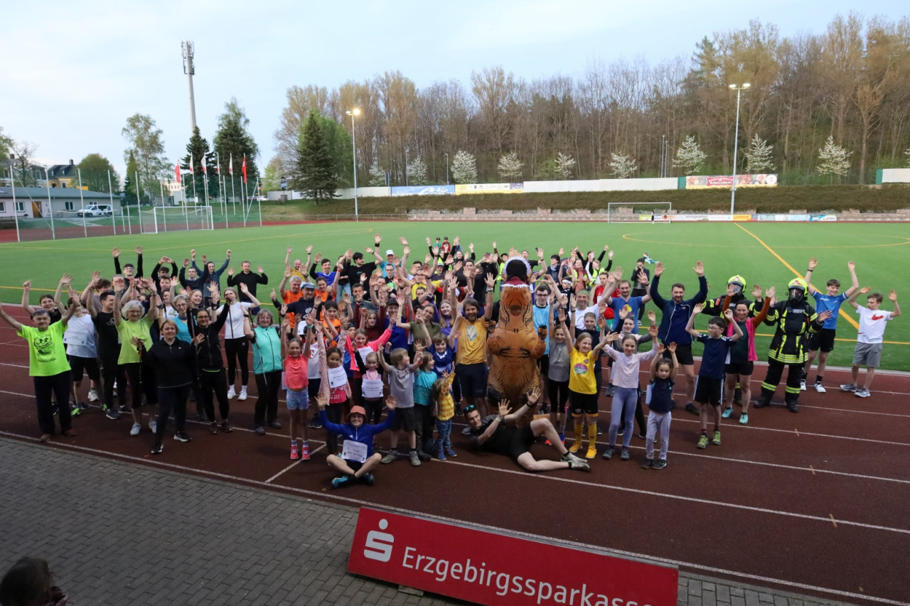 Stadionbild vom Flutlichtlauf